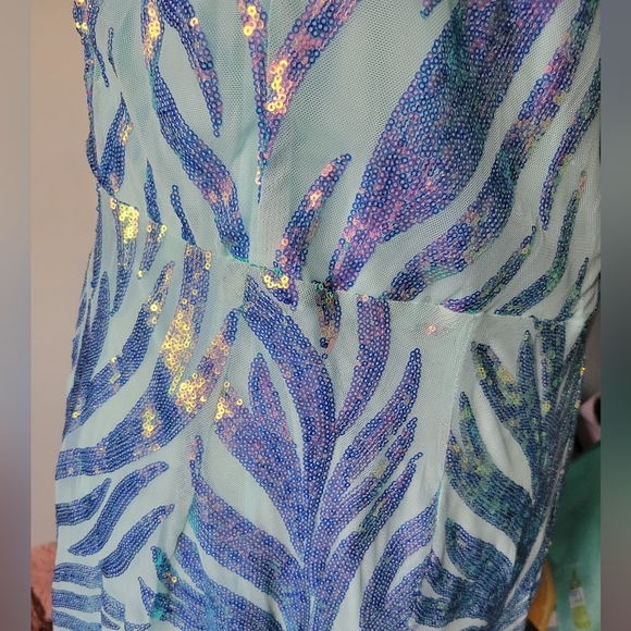 One Shoulder Sequins Dress - Picture 8 of 12